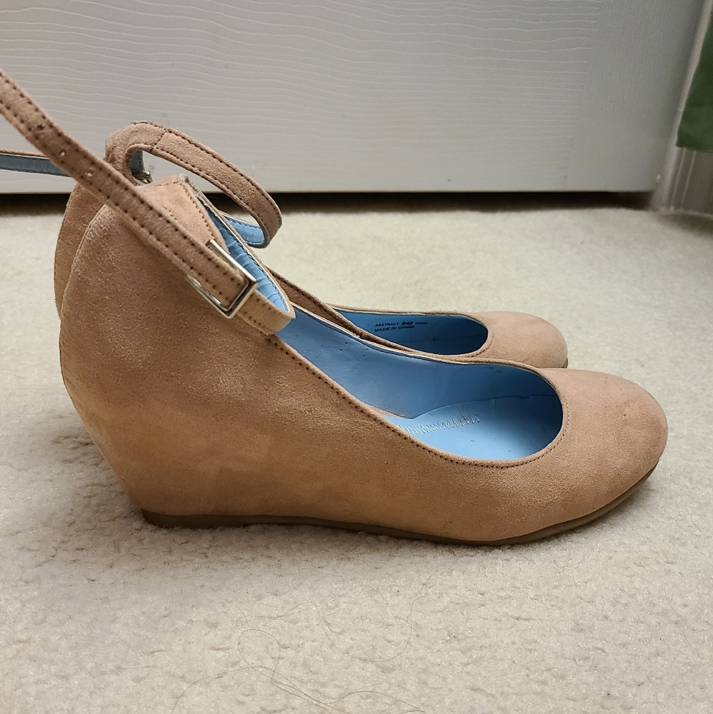 Ankle strap pumps